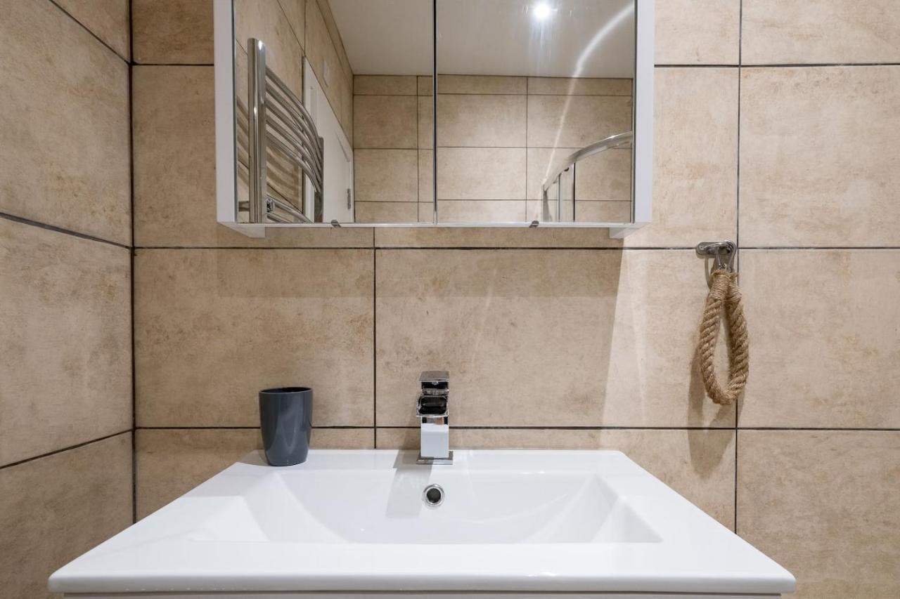 Modern With Sea Views, Steps From & The Royal Pavilion Appartement