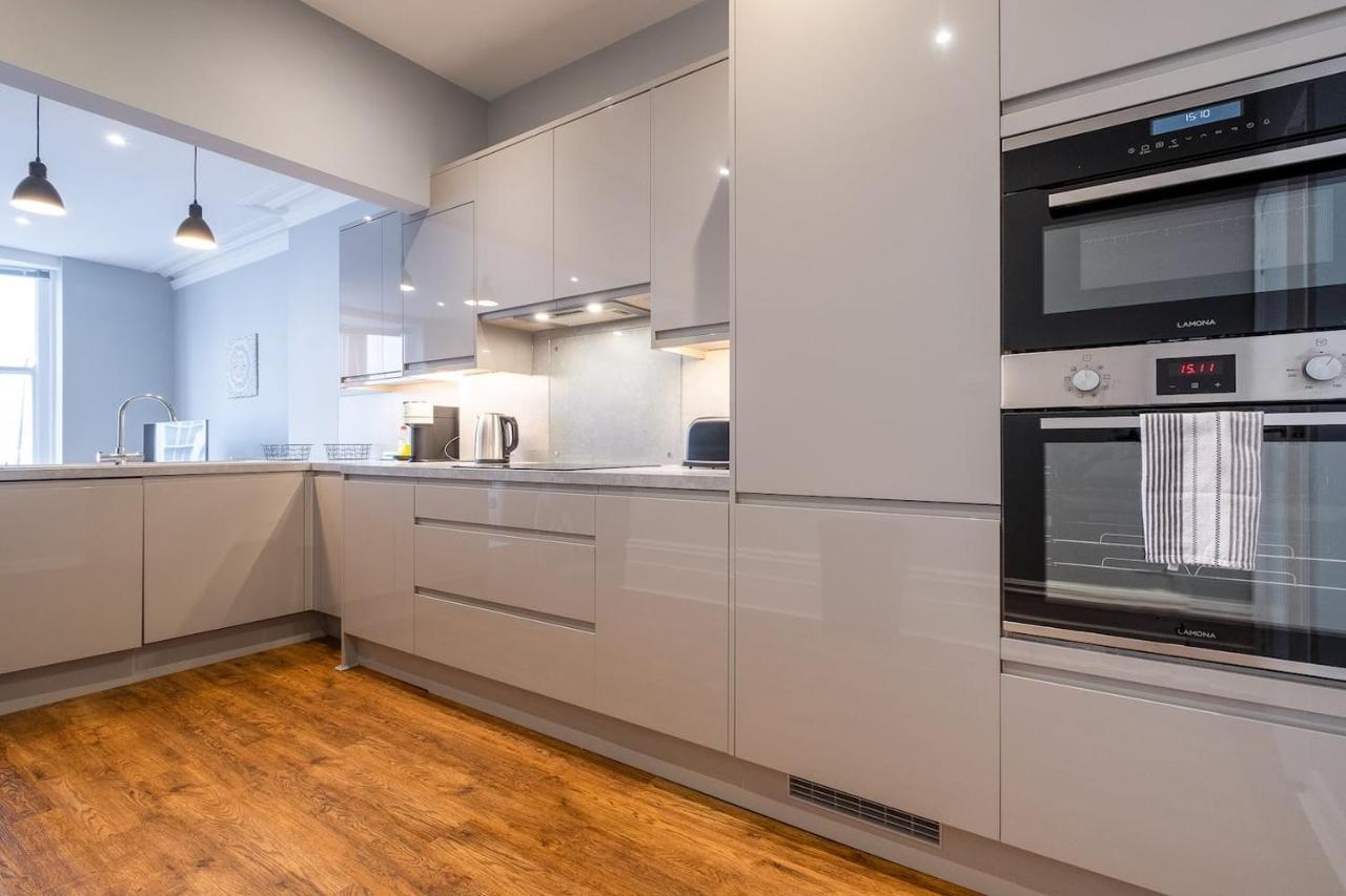 Modern With Sea Views, Steps From & The Royal Pavilion Appartement
