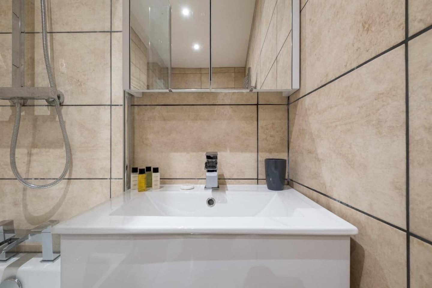 Modern With Sea Views, Steps From & The Royal Pavilion * Brighton